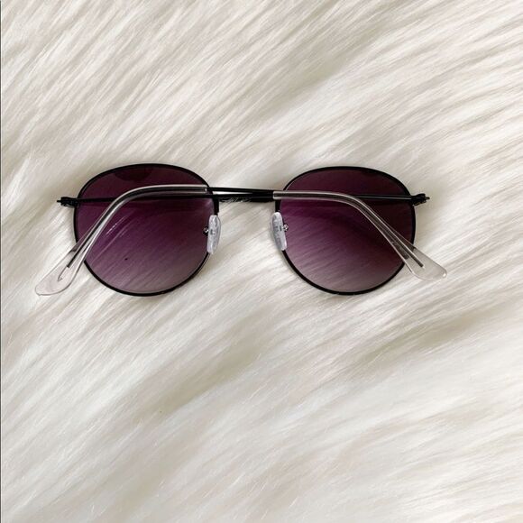 ❗️LAST❗️Black Retro Sunglasses - Picture 2 of 2